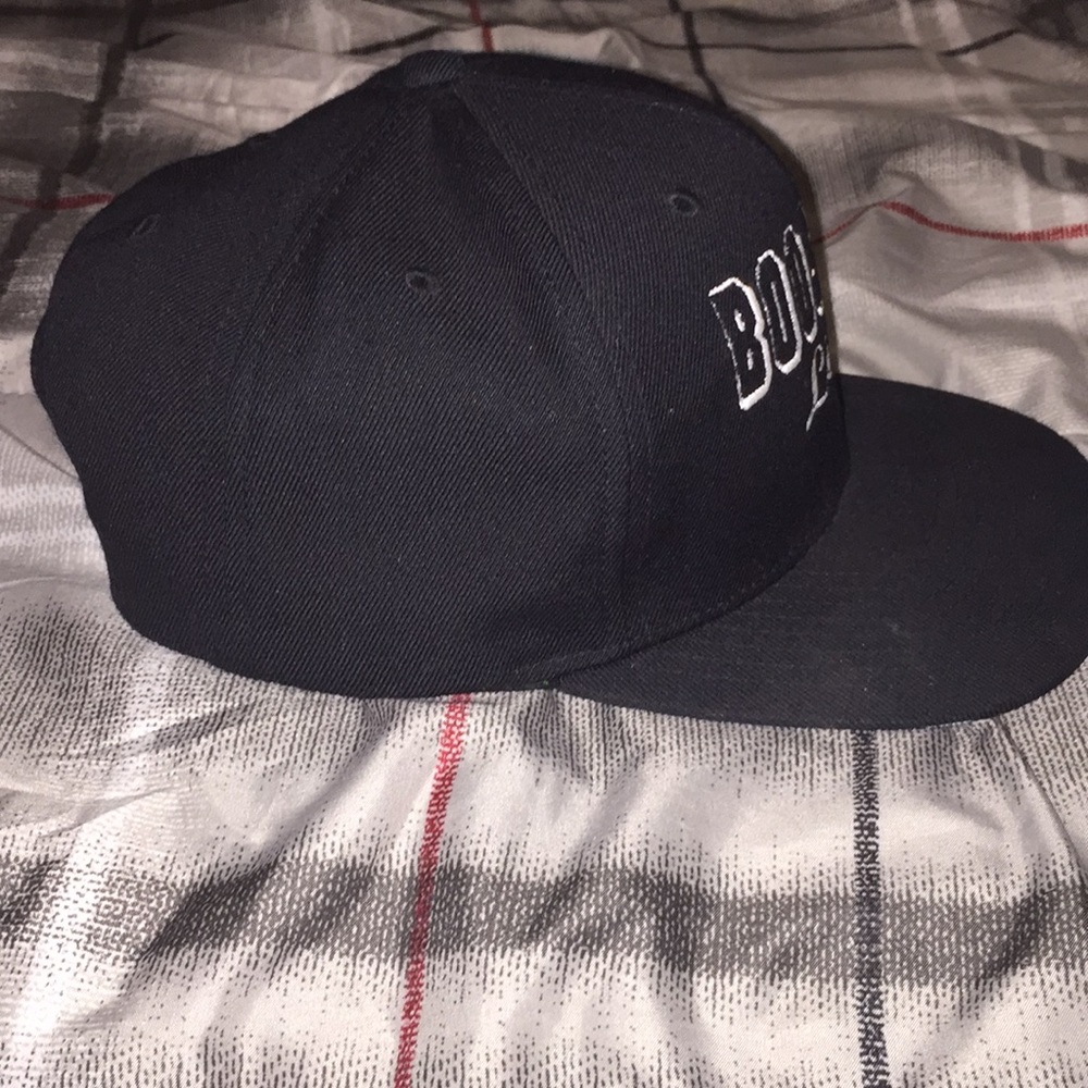 Hat - Picture 2 of 3